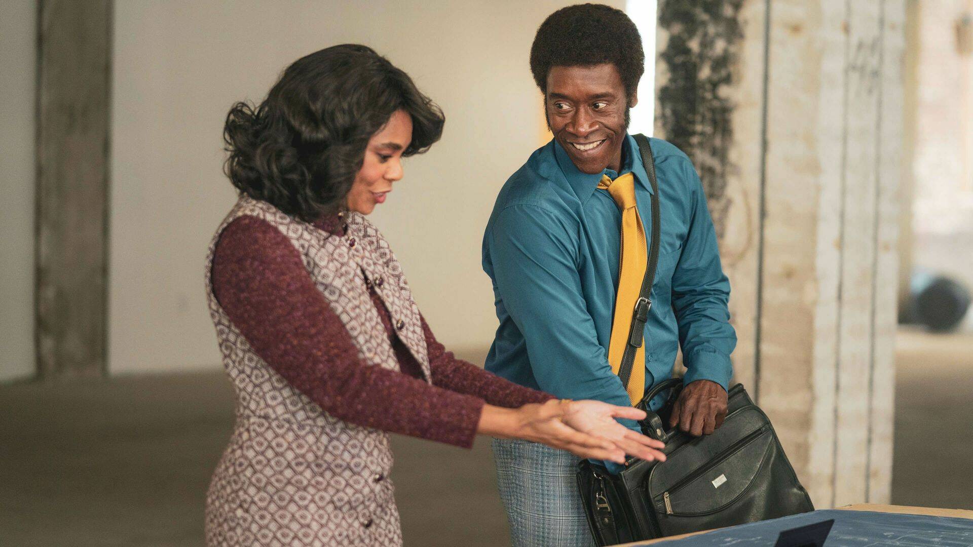 Black Monday (T2): Ep.5 Ladrones violentos y cocineros de libros