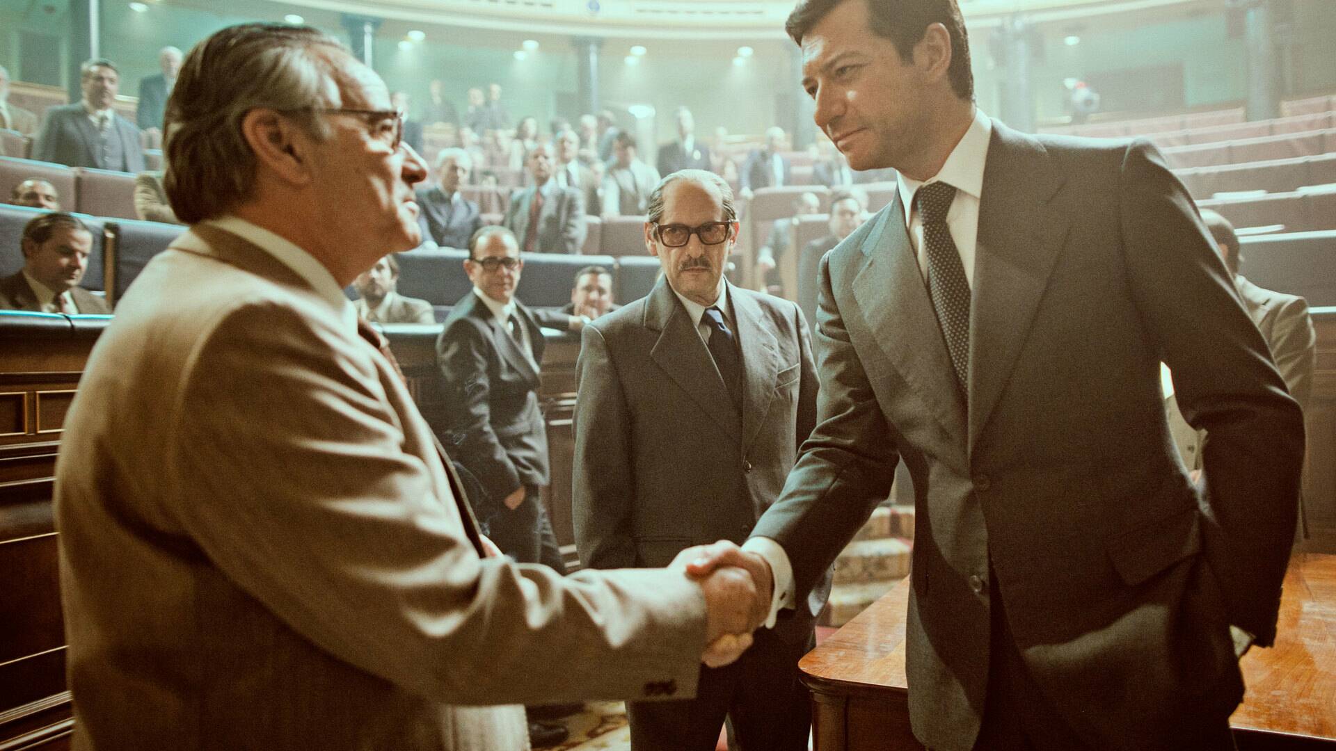 Anatomía de un... (T1): Ep.1 Un falangista de provincias