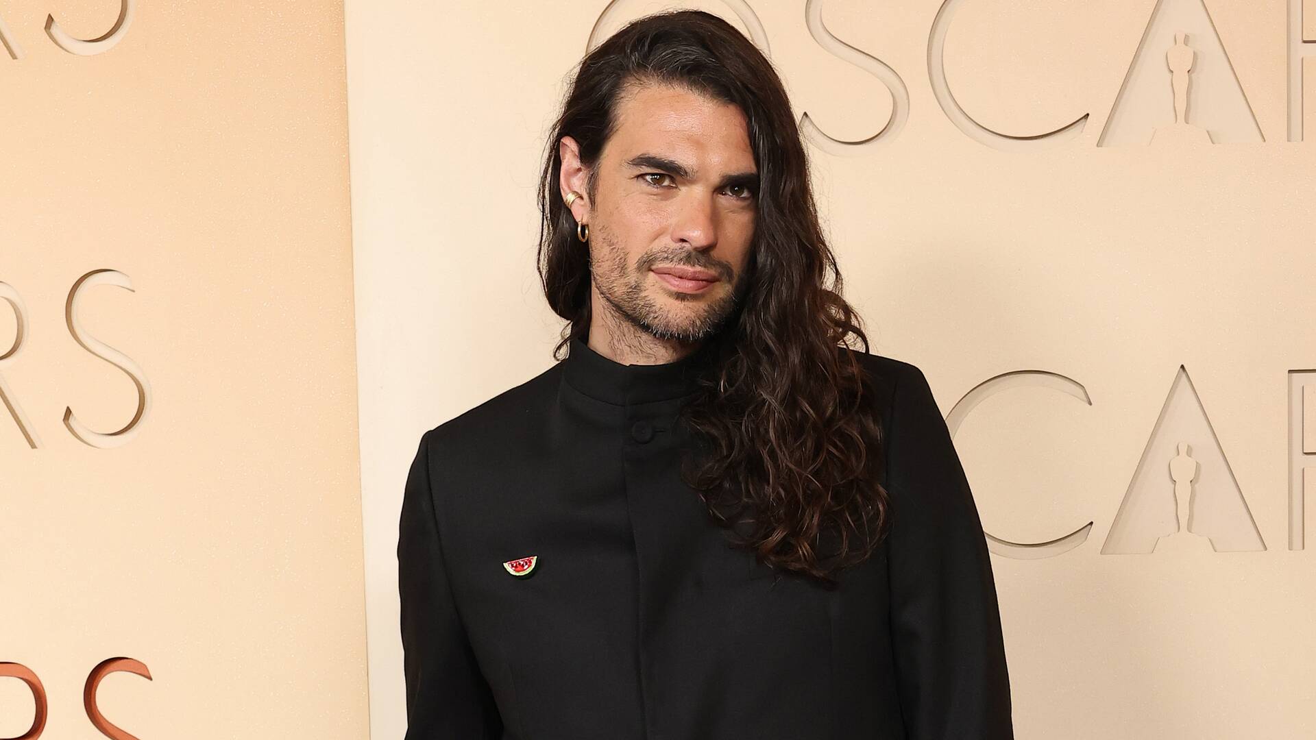 Oliver Laxe en la alfombra de los Oscar