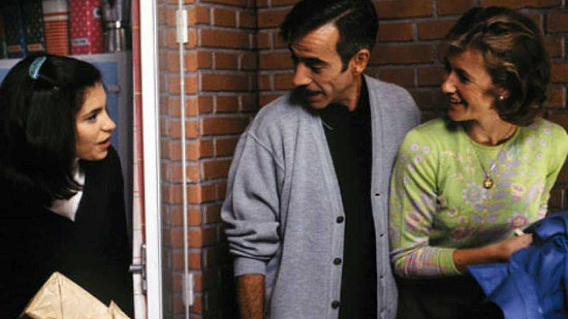 Cuéntame cómo pasó (T1): Ep.26 Tiempo de capones y porrazos