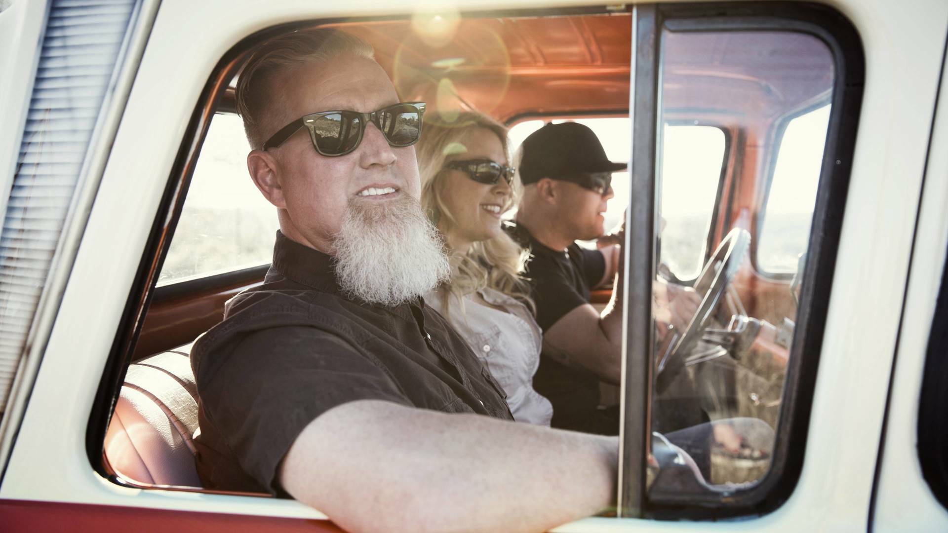 Iron Resurrection (T2): Un Chevy Master del 35 con puertas de suicidio