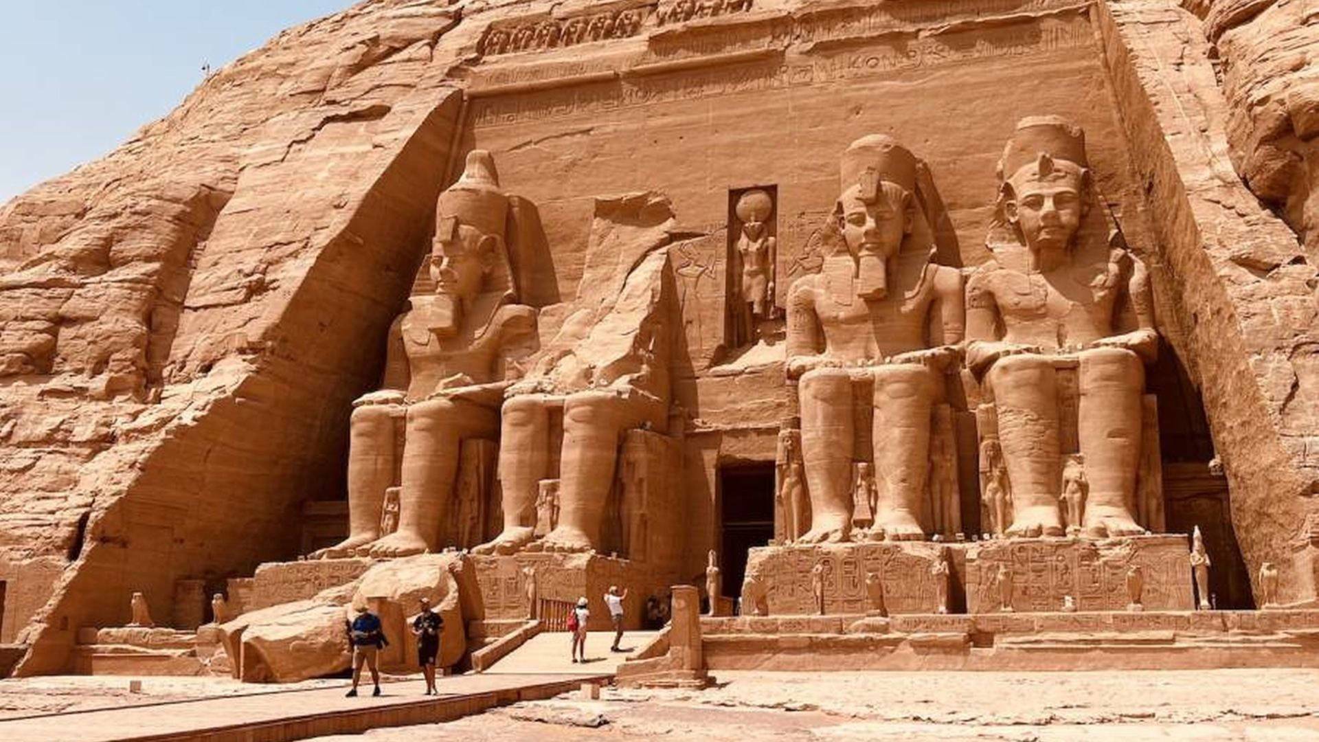Abu Simbel: los gigantes del Nilo