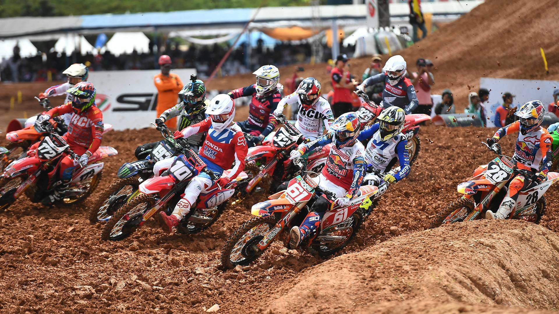 Mundial de... (2025): MX2 - Primera carrera