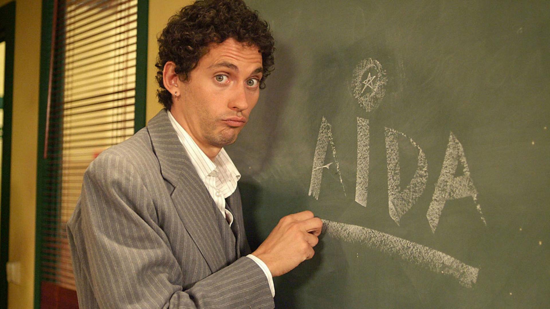 Aída (T3): Ep.29 Love Actually