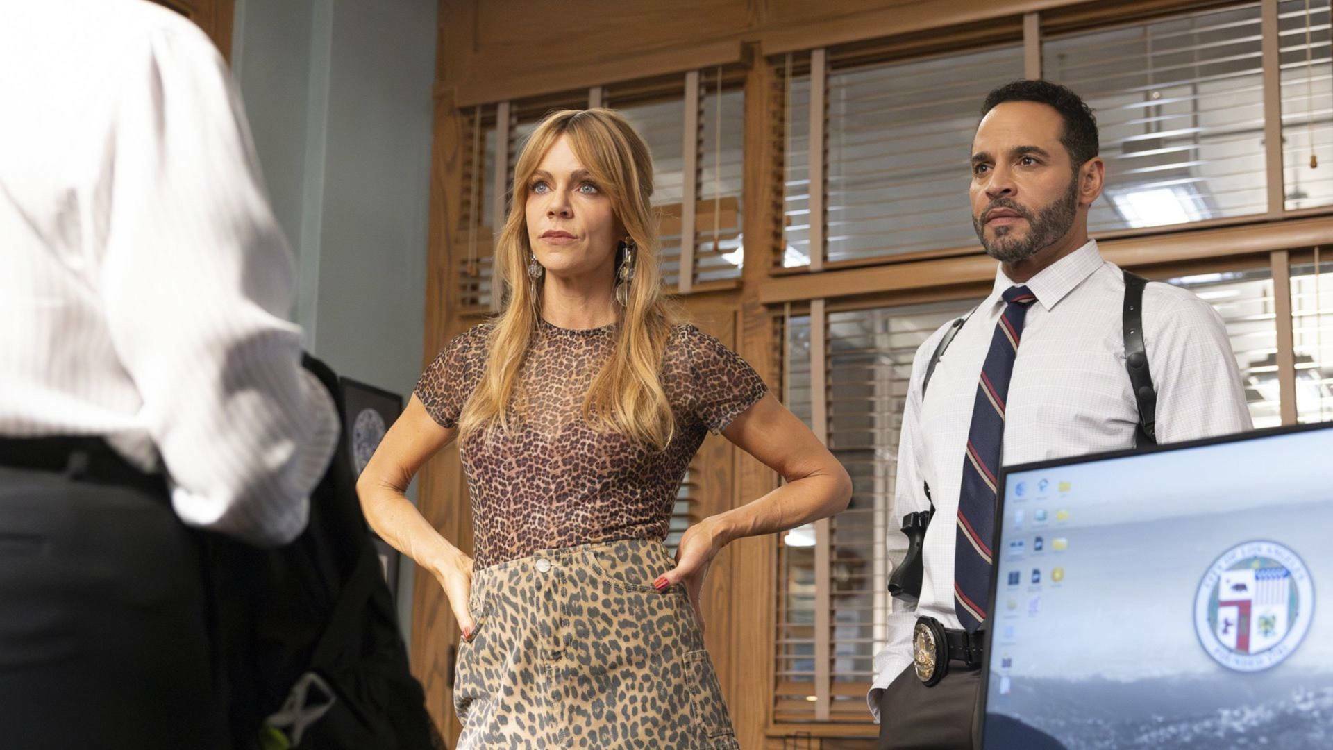 High Potential (T2): Ep.1 Peones