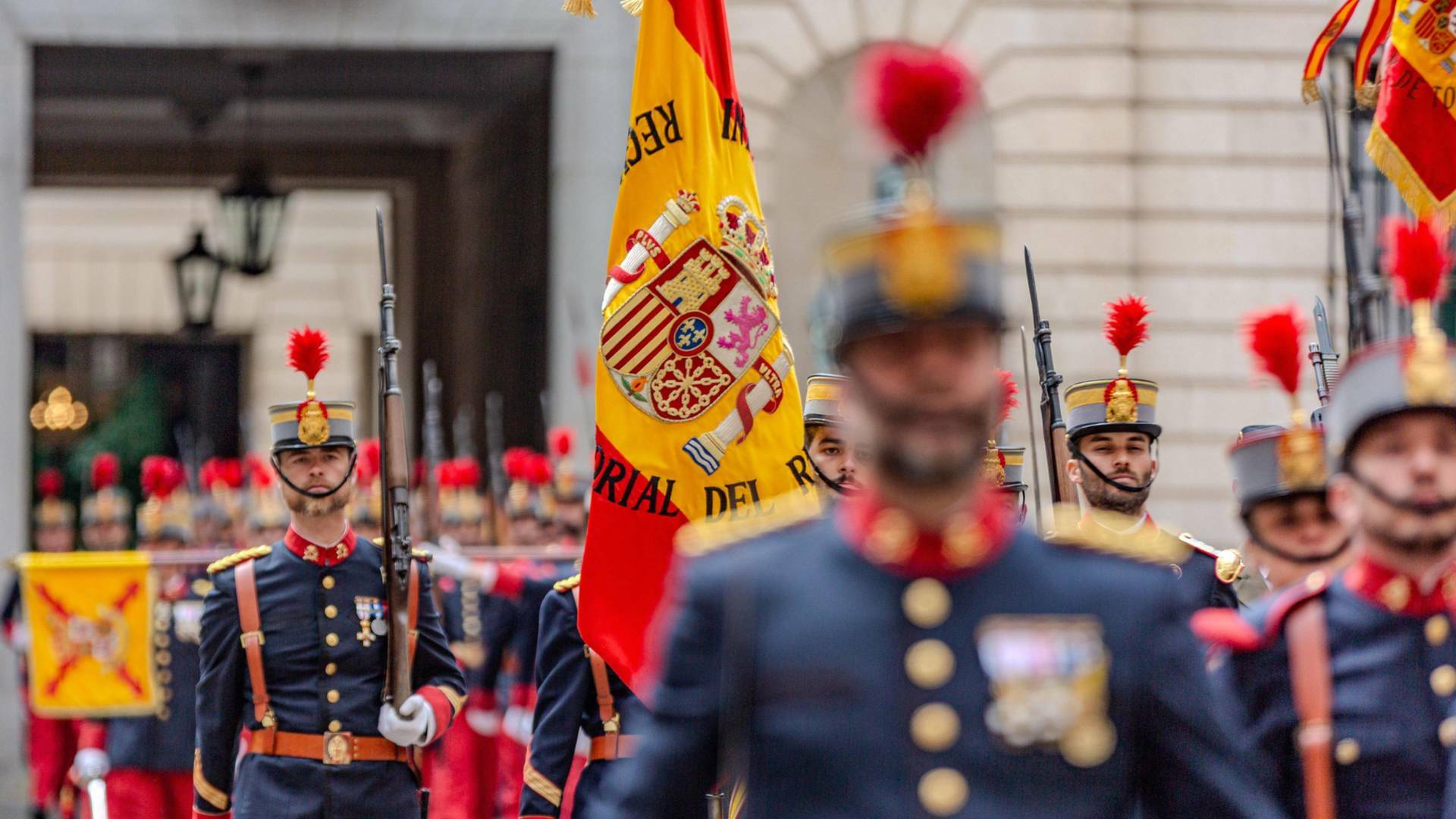 Desfile Militar Dia Fuerzas Armadas - Santa Cruz De Tenerife