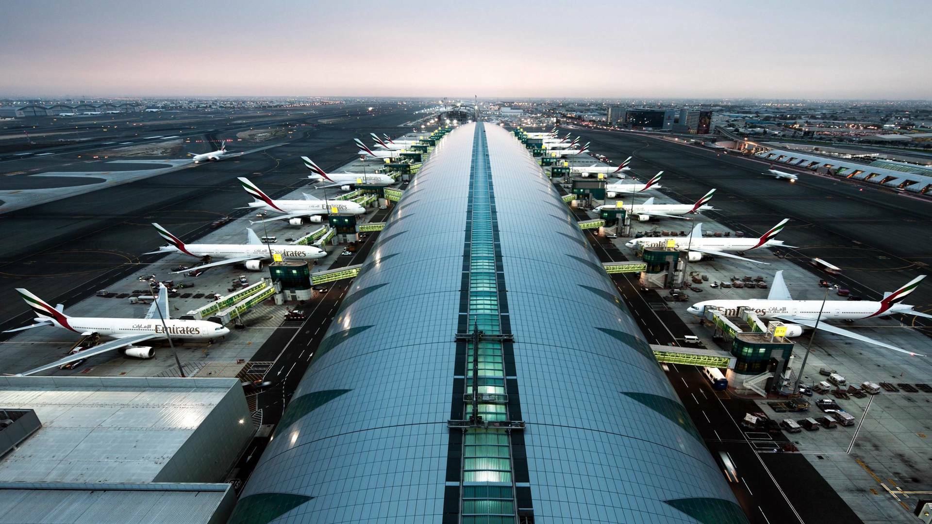 Aeropuerto de Dubai: Agentes de aduanas