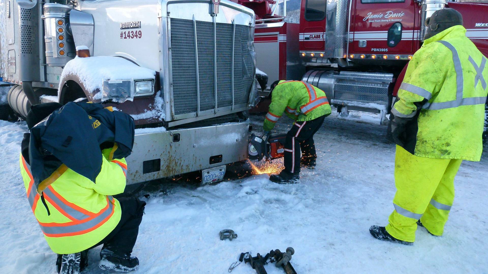 Rescate extremo: Emergencia por carretera bloqueada