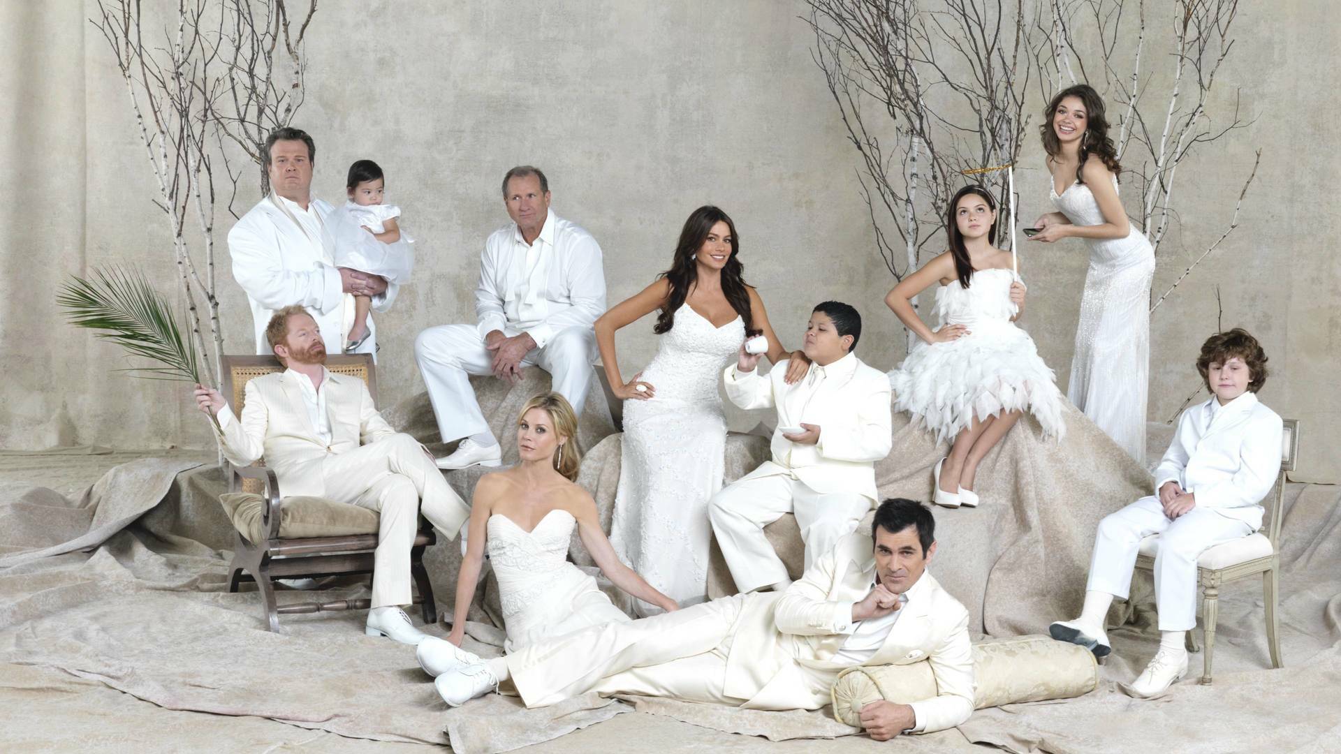 Modern Family (T2): Ep.22 Buen policía. Perro malo