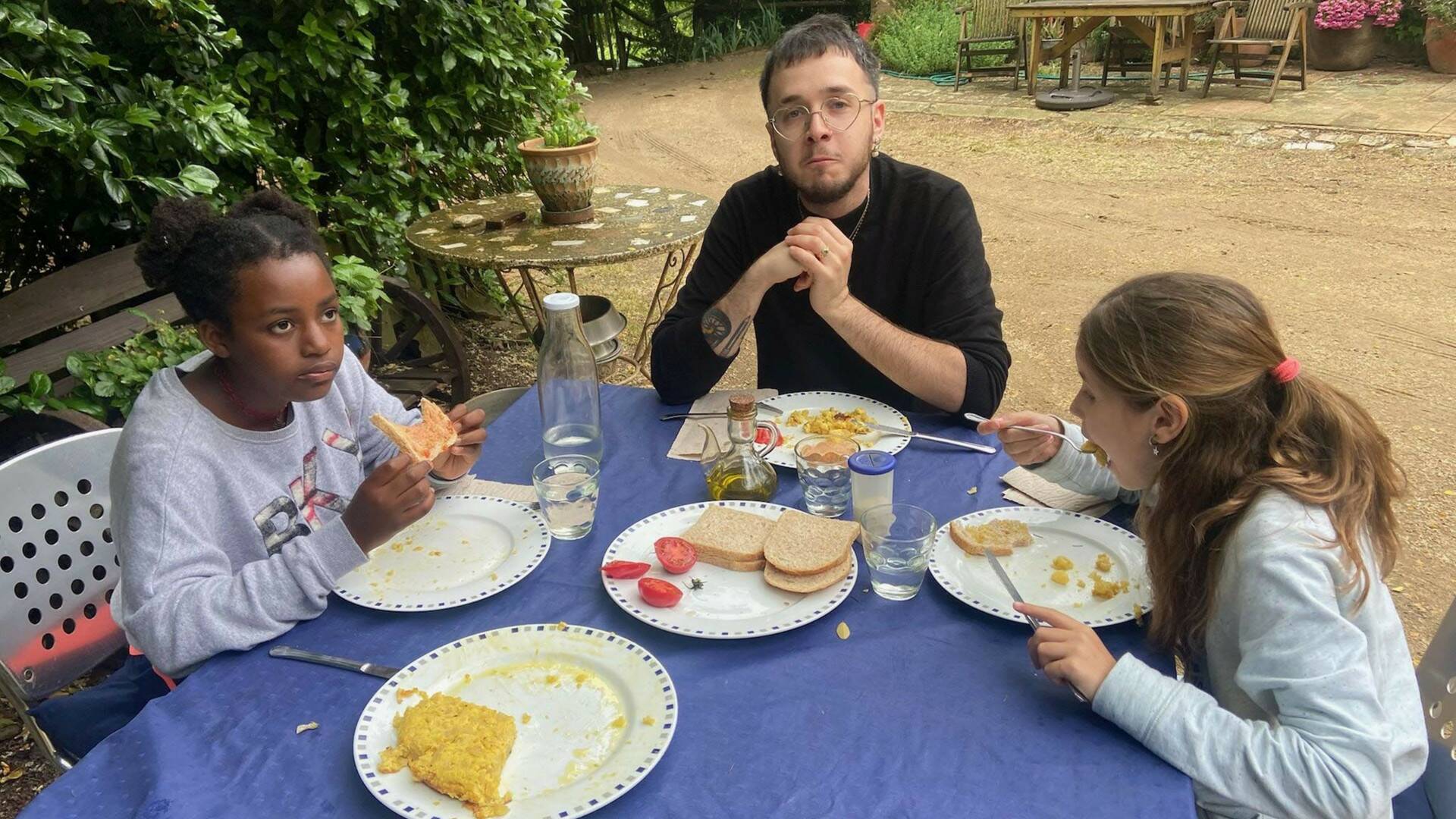 L'au pair (T2): Un dia de reptes