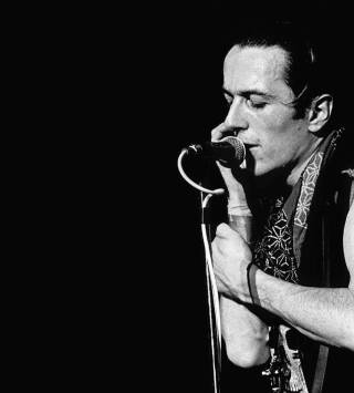 Joe Strummer: Vida y muerte de un cantante