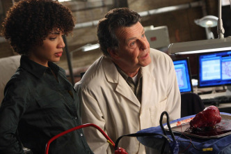 Imagen de Fringe (Al límite) (T1): Ep.5 Hambre de poder - 3