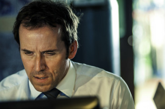 Imagen de Crimen en el paraíso (T2): Ep.7 Una ocurrencia tormentosa - 4