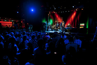 Imagen de Un lugar llamado... (T2): Eli Paperboy Reed, L.A. M.O.D.A. y Rebeca Jimenez - 4