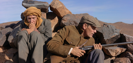 Imagen de Lejos de los hombres - 8