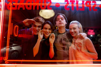 (LSE) - Riverdale (T1): Ep.1 (LSE) - Al borde del río