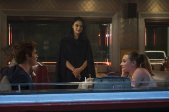 (LSE) - Riverdale (T1): Ep.1 (LSE) - Al borde del río