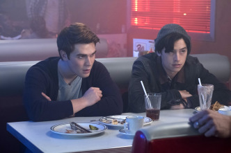 (LSE) - Riverdale (T1): Ep.7 (LSE) - En un lugar solitario