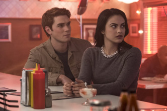 (LSE) - Riverdale (T1): Ep.7 (LSE) - En un lugar solitario