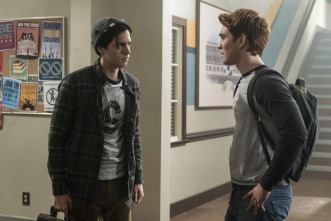 (LSE) - Riverdale (T1): Ep.7 (LSE) - En un lugar solitario