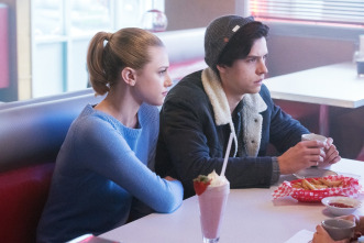 (LSE) - Riverdale (T1): Ep.8 (LSE) - Rebeldes