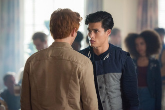 (LSE) - Riverdale (T2): Ep.1 (LSE) - Un beso antes de morir