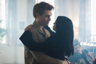 (LSE) - Riverdale (T2): Ep.1 (LSE) - Un beso antes de morir