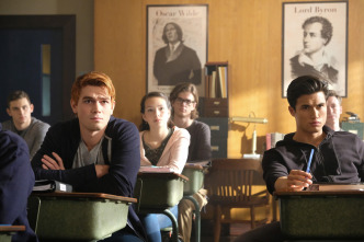 (LSE) - Riverdale (T2): Ep.2 (LSE) - Halcones de la noche