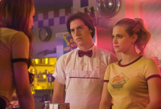 (LSE) - Riverdale (T2): Ep.2 (LSE) - Halcones de la noche