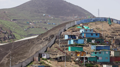 Imagen de A las puertas del...: Al otro lado del muro - Lima - 3