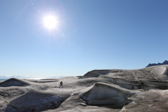 Nuestro planeta (One Strange Rock) 