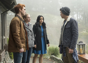 (LSE) - Riverdale (T2): Ep.14 (LSE) - Las colinas tienen ojos