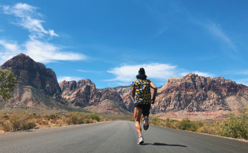 Imagen de Maraton Man (T4): Estados Unidos, vaqueros, indios y aliens en el desierto - 1