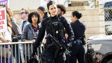 Imagen de S.W.A.T.: Los... (T2): Ep.16 Orgullo - 1
