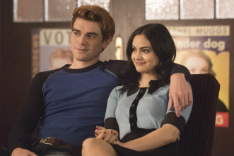 (LSE) - Riverdale (T2): Ep.22 (LSE) - Un mundo feliz