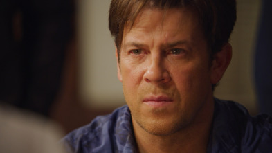 Imagen de Almost Paradise (T1): Ep.2 Algo personal - 2