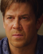 Imagen de Almost Paradise (T1): Ep.2 Algo personal - 1
