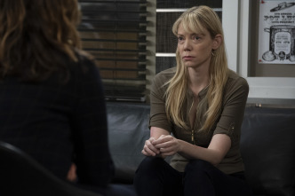 Imagen de Ley y orden:... (T22): Ep.2 La balada de Dwight e Irena - 13