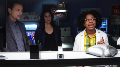 Imagen de NCIS: Naval... (T18): Ep.15 Volar por los aires - 4