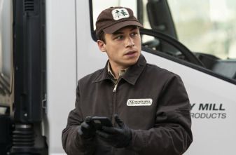 Imagen de Animal Kingdom (T5): Ep.13 Despegue - 1