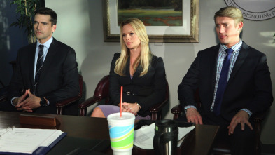 Imagen de Divina de la muerte (T4): Ep.11 Cosas de familia - 8