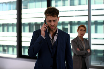 Imagen de Supernormal (T2): Ep.6 El ave fénix - 2