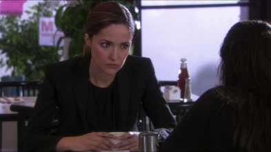 Imagen de Daños y... (T3): Ep.4 No le tires eso al pollo - 5