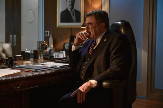 Blue Bloods... (T11): Ep.16 Justifica los medios