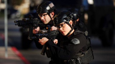 Imagen de S.W.A.T.:  Los... (T6): Ep.14 Duro golpe - 3