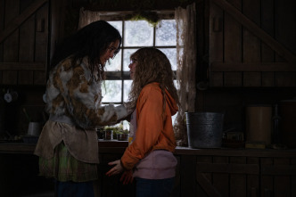 Imagen de Yellowjackets (T2): Ep.6 Estate alerta - 9