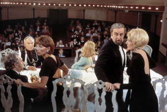 Imagen de El discreto encanto de la burguesía - 6