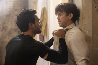 Imagen de Almost Paradise (T2): Ep.2 Breaking Badminton - 2