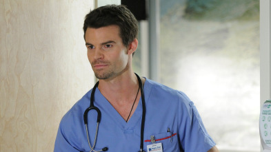 Imagen de Saving Hope (T1): Ep.13 Nubes rosas - 1