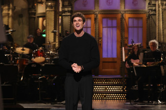 Saturday Night Live (T49): Jacob Elordi / Reneé Rapp